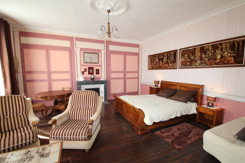 Bed and Breakfast Domaine Des Roses Vaudelnay Pokoj fotografie
