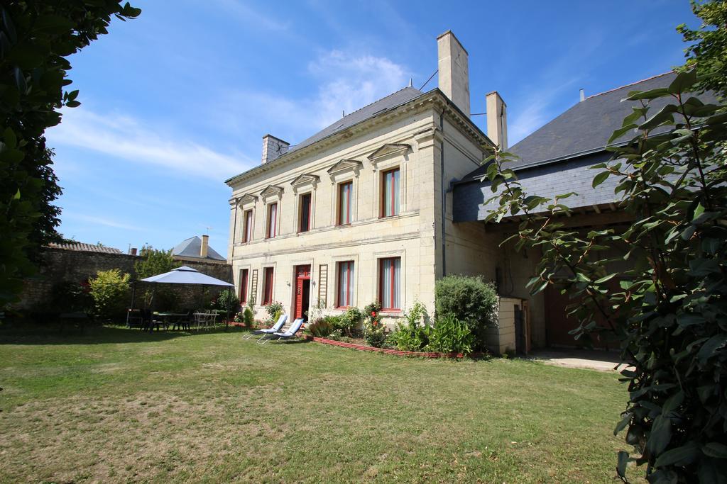 Bed and Breakfast Domaine Des Roses Vaudelnay Exteriér fotografie